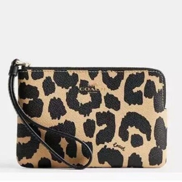 Coach Corner NWTs Zip Wristlet Wallet With Leopard Print - Picture 1 of 8